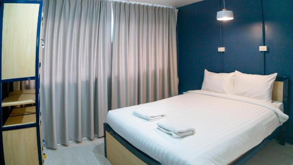 Local Time Bangkok Hostel&Cafe Εξωτερικό φωτογραφία